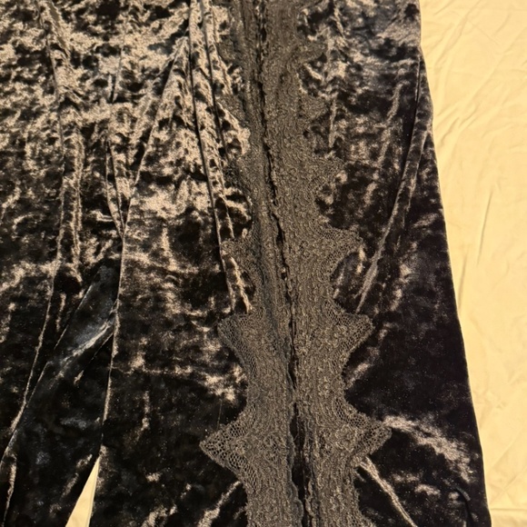🖤 FESTI (by Torrid) Crushed-Velvet Pants w/ Lace Inset | Black | Size 6 (30/6X) - Picture 4 of 8
